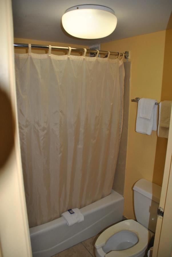 America'S Best Inn - Beaufort Room photo